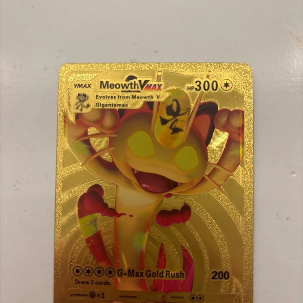 Meowth VMAX Gold Trading Card - Picture 1 of 1